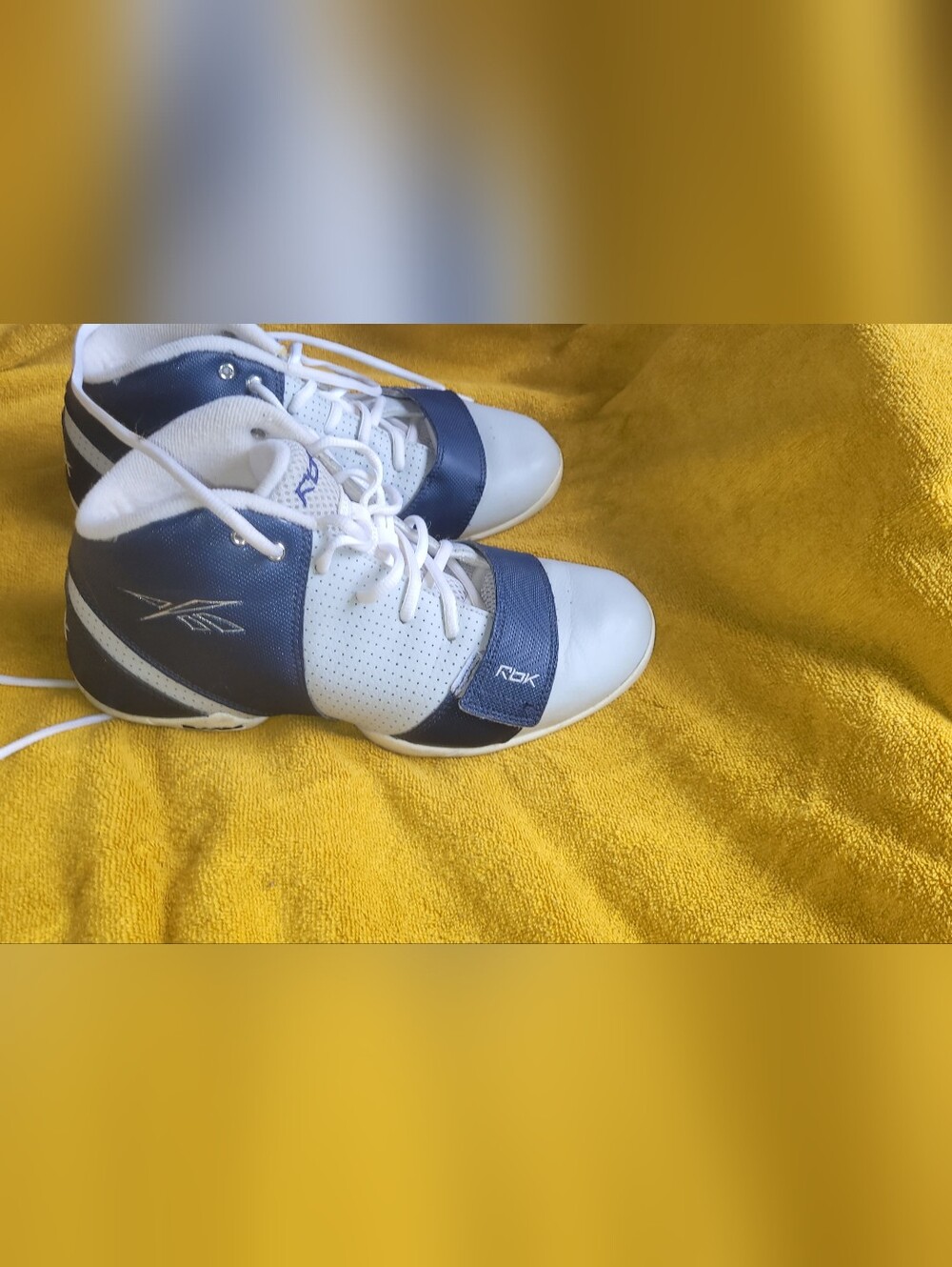 Reebok Size 7 1/2 Athletic Shoes Mens/Boys